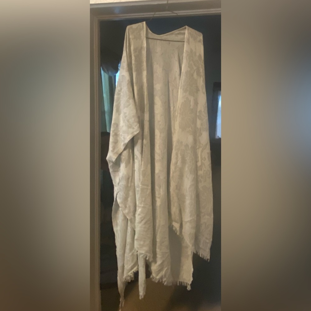 Lucky Brand Cream Tag